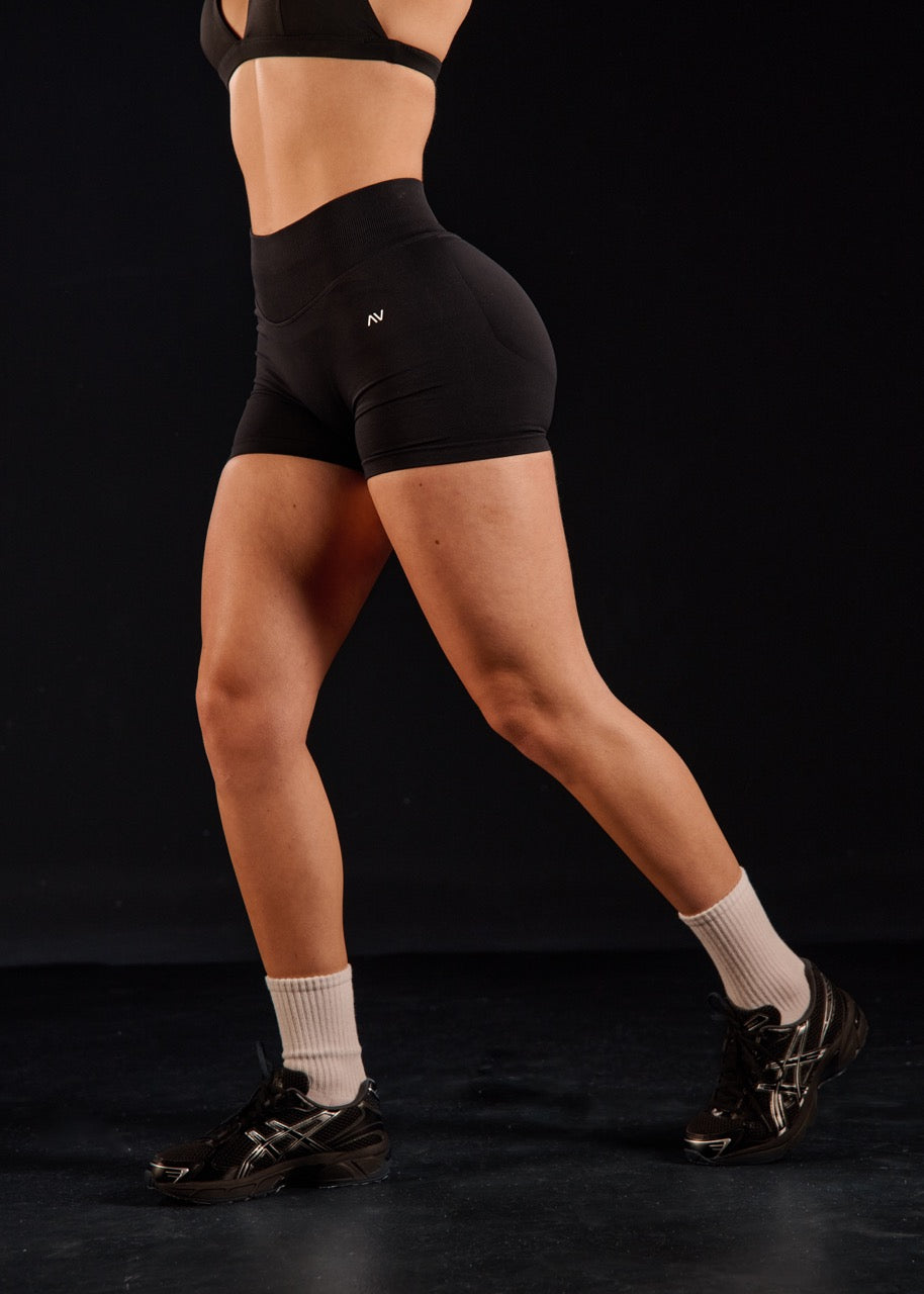 BLACK SHORT - ARYA